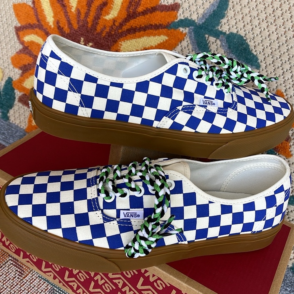 Vans Men’s Authentic
Checkerboard Blue/White
VN0009PVY6Z
Sneakers - Picture 11 of 16